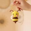 Móc khóa len hình con ong dễ thương cute ý nghĩa